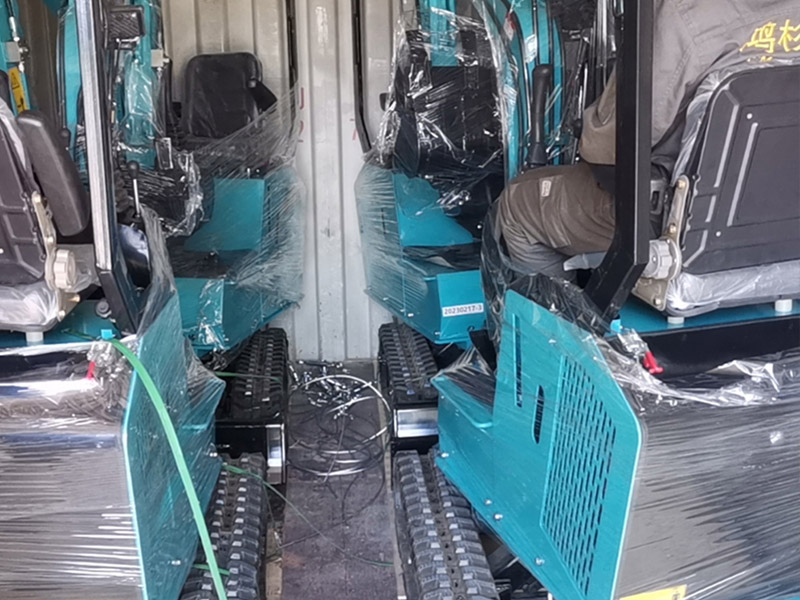 Excavator loading Packing and delivery