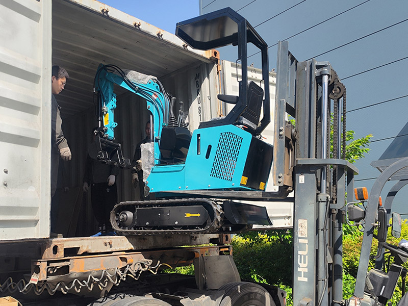 Excavator loading Packing and delivery